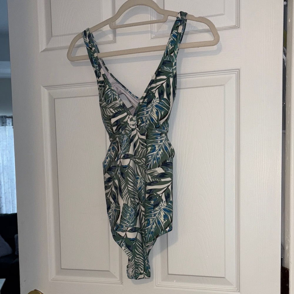 Cupshe Green Leaf Print Swimsuit